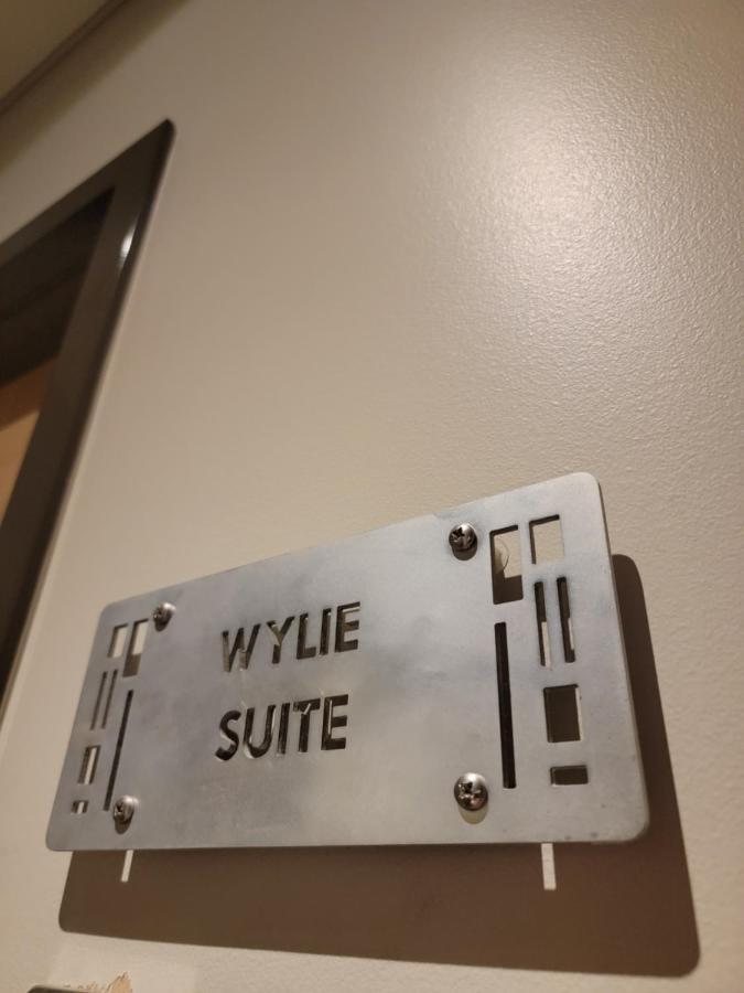 Suites At 118 Bloomington Bagian luar foto