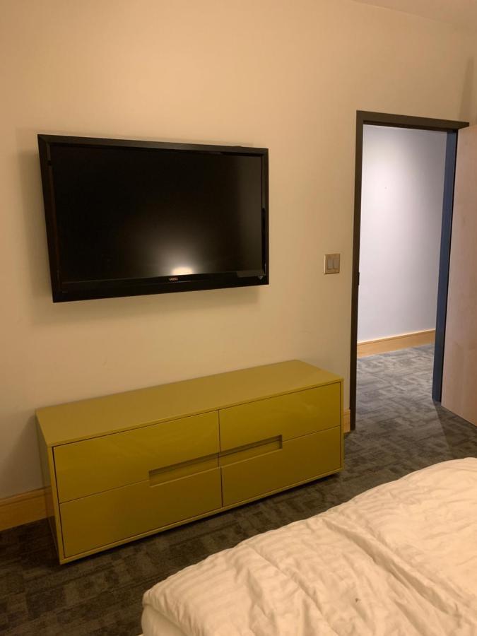 Suites At 118 Bloomington Bagian luar foto