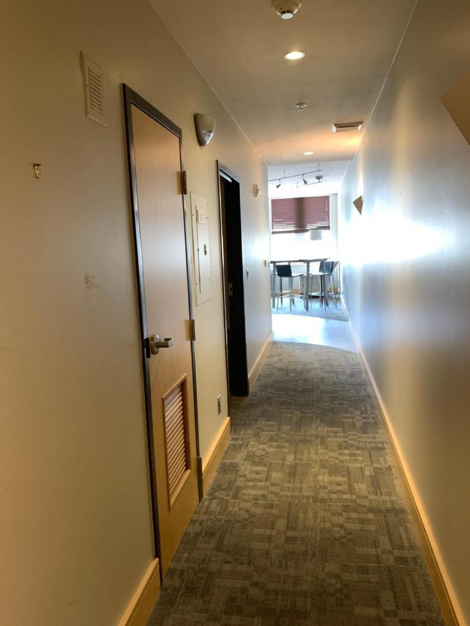 Suites At 118 Bloomington Bagian luar foto