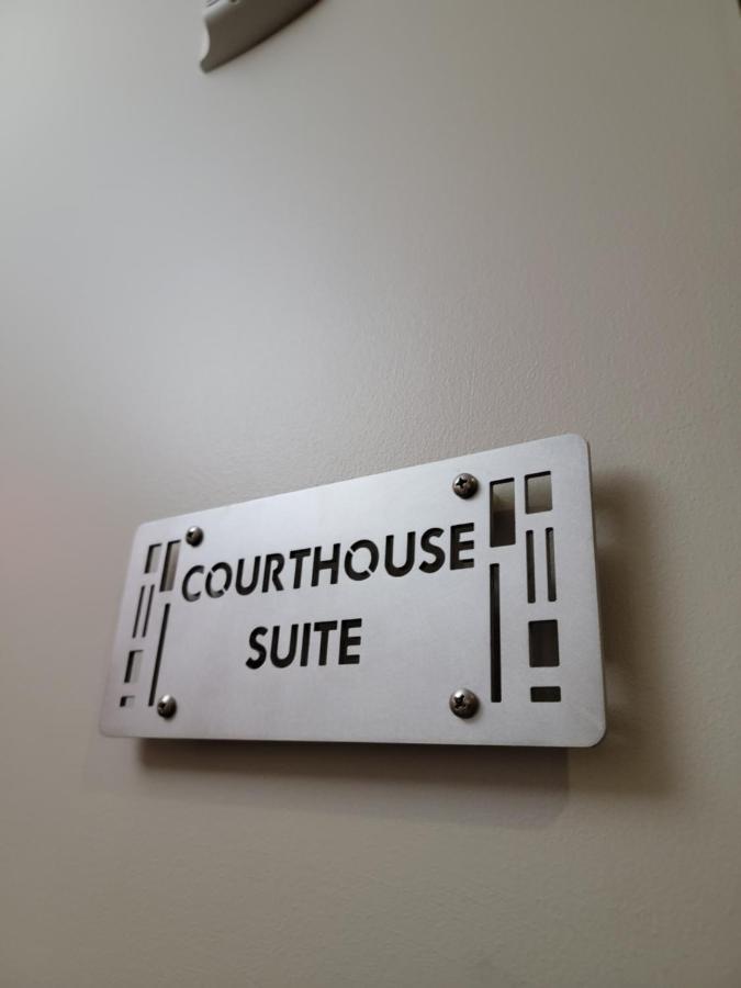 Suites At 118 Bloomington Bagian luar foto