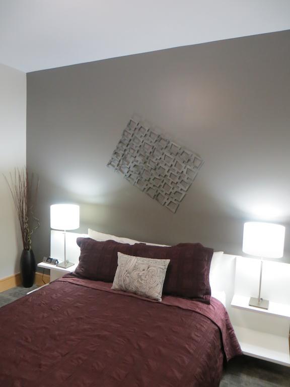 Suites At 118 Bloomington Ruang foto